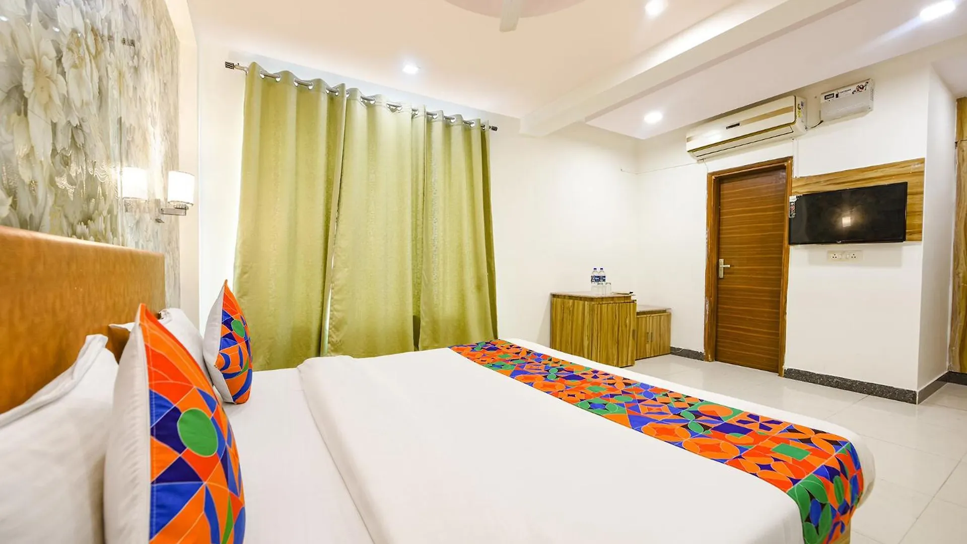 Fabhotel Angel Green Residency Gurgaon 3*,  India