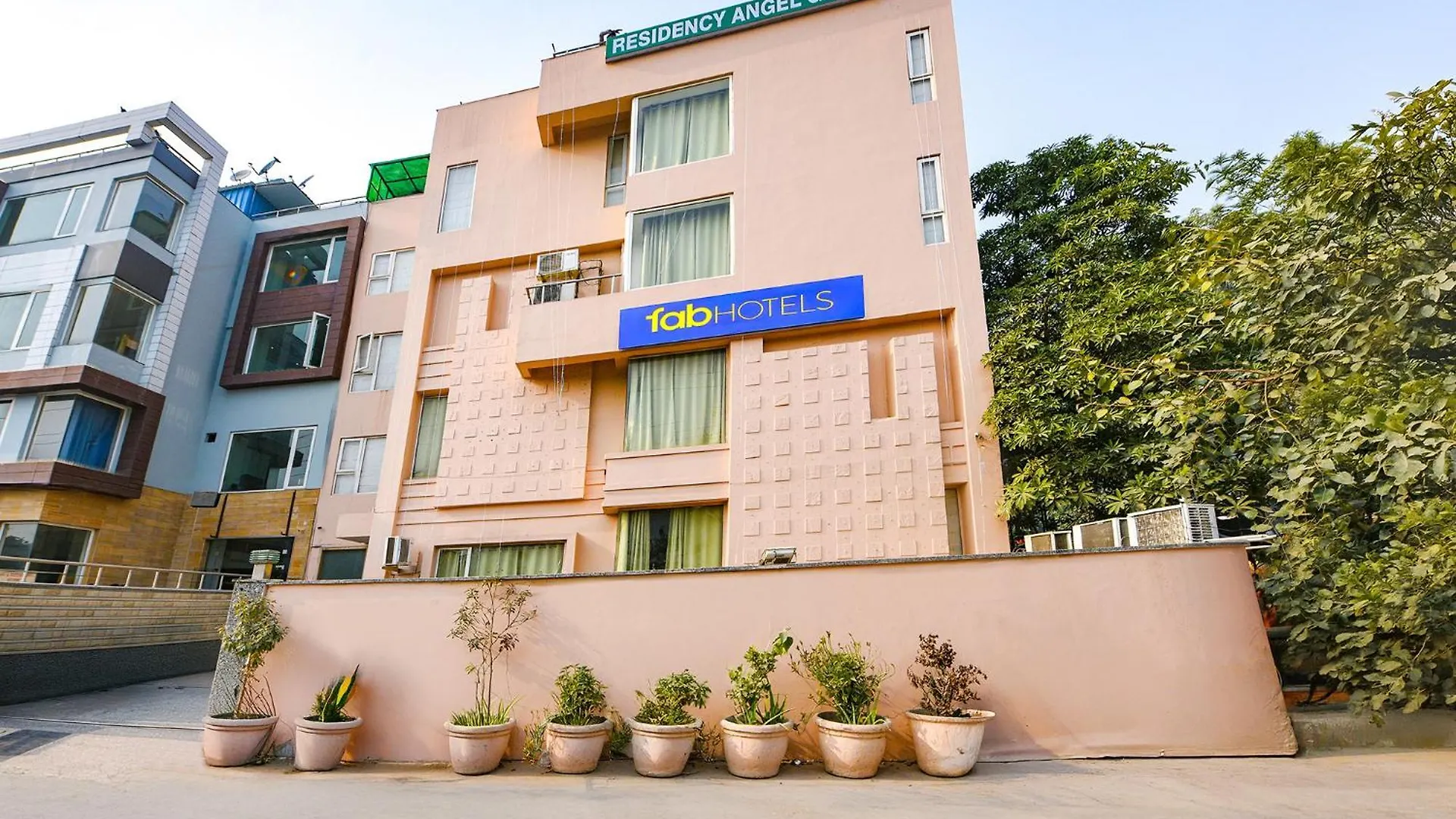 Fabhotel Angel Green Residency Gurgaon 3*,  India